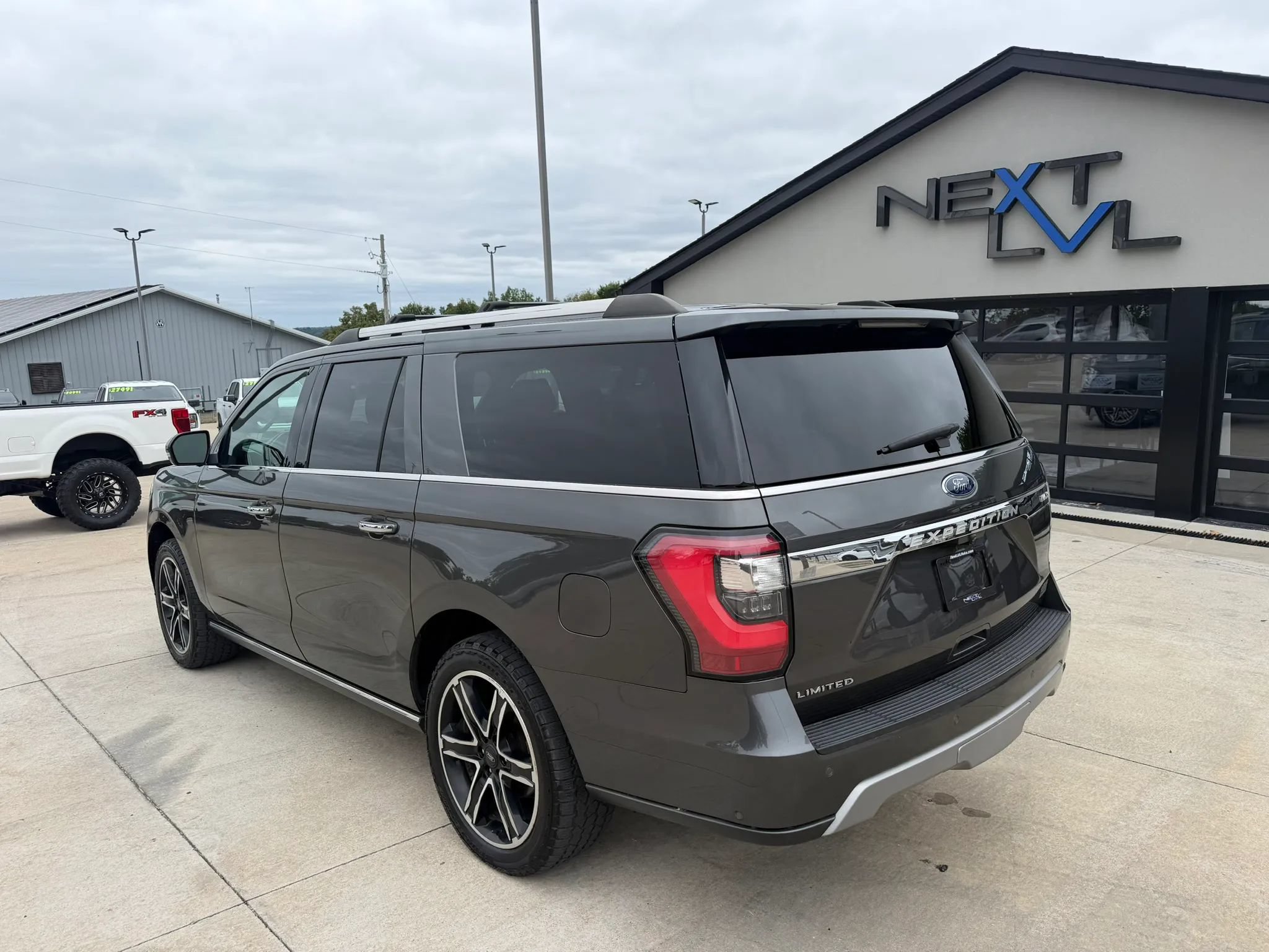 Used 2019 Ford Expedition Max Limited w/ Special Edition Package AWD/4WD image 7
