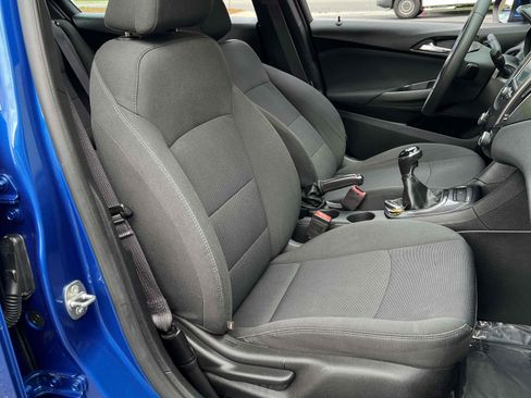 Used 2017 Chevrolet Cruze LT w/ Convenience Package FWD image 41
