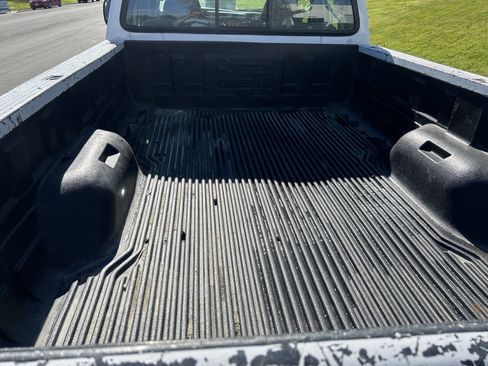Used 2003 Ford F250 XL image 3