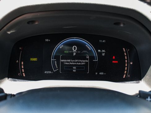Used 2025 Toyota Camry SE FWD image 15
