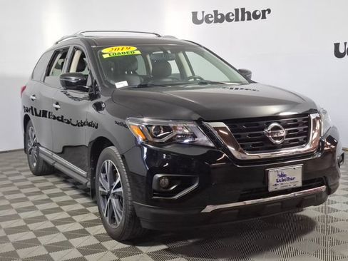 Used 2019 Nissan Pathfinder Platinum FWD image 1