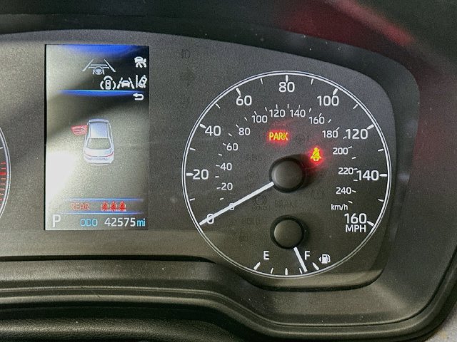 Certified 2025 Toyota Corolla LE FWD image 14