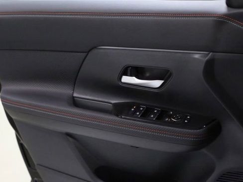 New 2026 Nissan Kicks SR w/ Illumination Package FWD image 11