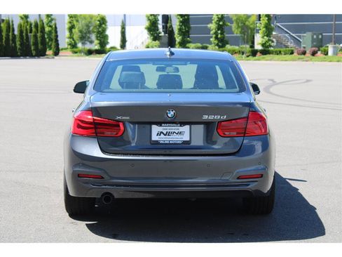 Used 2018 BMW 328d xDrive Sedan w/ Convenience Package AWD/4WD image 3