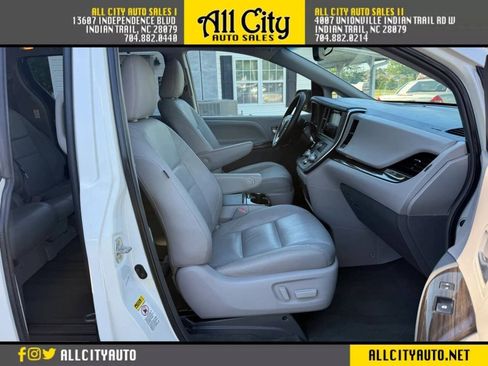 Used 2015 Toyota Sienna XLE Premium FWD image 12