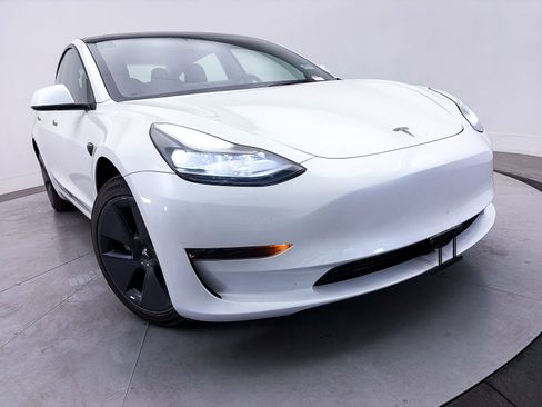 Used 2023 Tesla Model 3 Standard Range RWD image 16