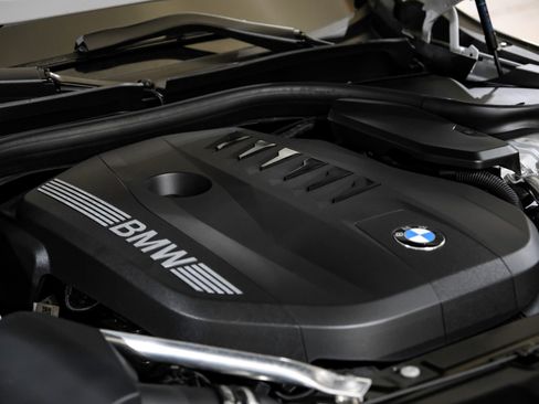 Used 2025 BMW 540i xDrive AWD/4WD image 48