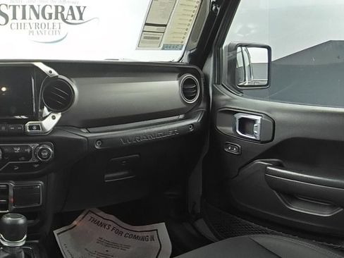 Used 2021 Jeep Wrangler Unlimited Sport AWD/4WD image 15