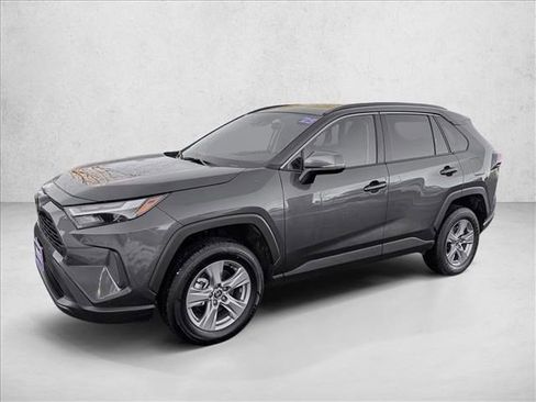 Used 2025 Toyota RAV4 XLE image 1