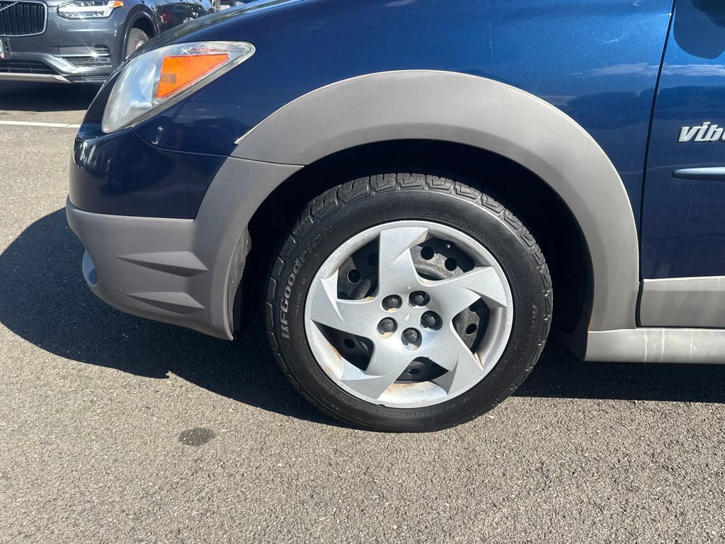 Used 2007 Pontiac Vibe w/ Preferred Package FWD image 27