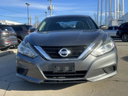 Used 2016 Nissan Altima 2.5 S w/ Power Driver Seat Package image 3