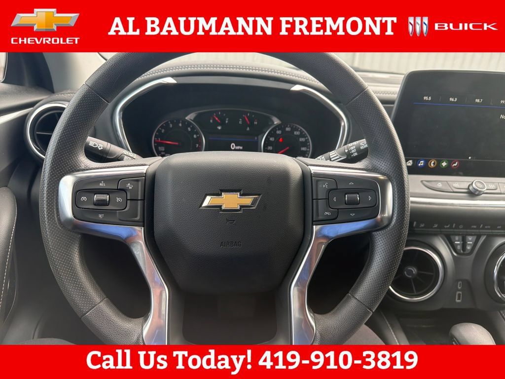 Used 2024 Chevrolet Blazer LT w/ Convenience Package FWD image 13