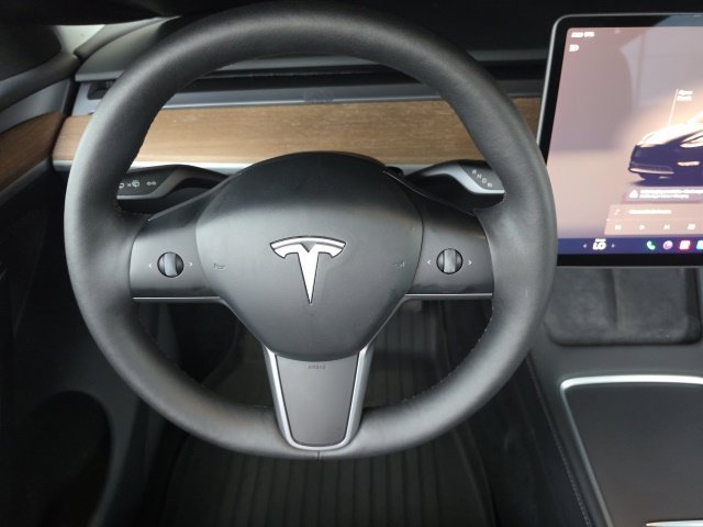Used 2023 Tesla Model Y Long Range AWD/4WD image 32