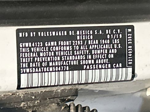 Used 2019 Volkswagen Beetle 2.0T SE image 31