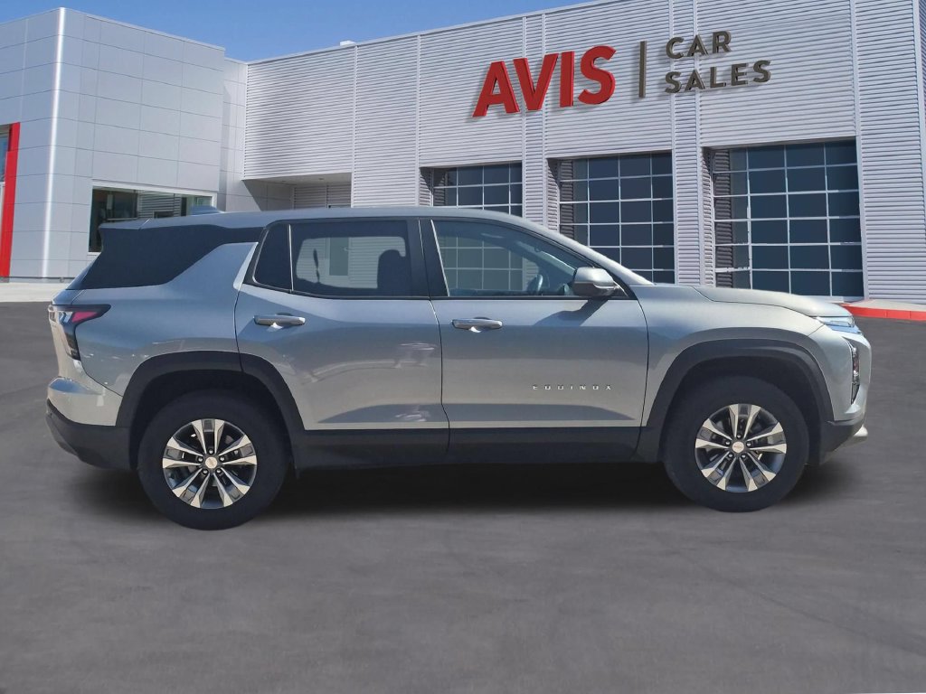Used 2026 Chevrolet Equinox LT FWD image 5