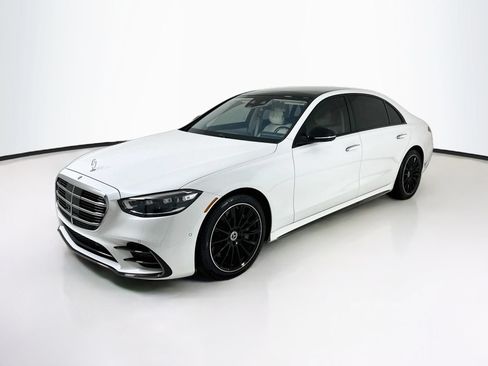 Used 2025 Mercedes-Benz S 580 4MATIC Sedan image 3