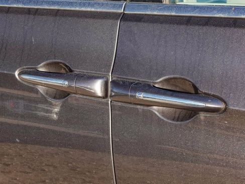 Certified 2019 Chrysler Pacifica Limited image 7