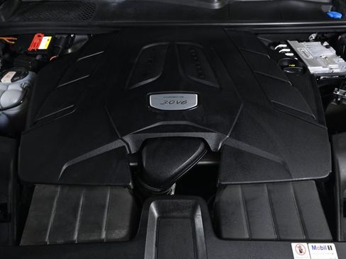 Certified 2021 Porsche Cayenne AWD/4WD image 26