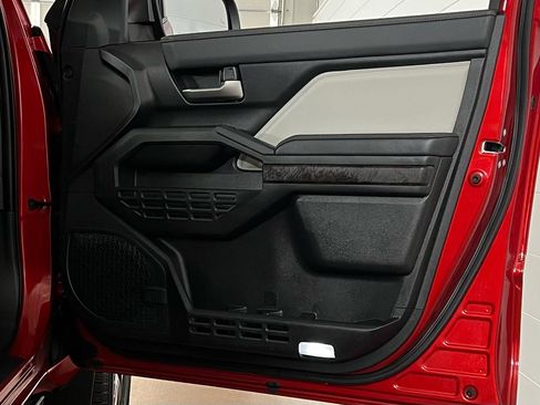 Used 2024 Toyota Tacoma Limited w/ Limited Package (LT) image 40