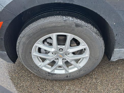 Used 2024 Chevrolet Equinox LT image 11