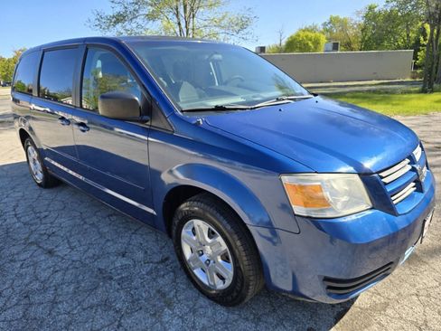 Used 2010 Dodge Grand Caravan SE FWD image 3