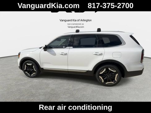 Used 2023 Kia Telluride EX w/ EX Captain's Chair Package FWD image 5