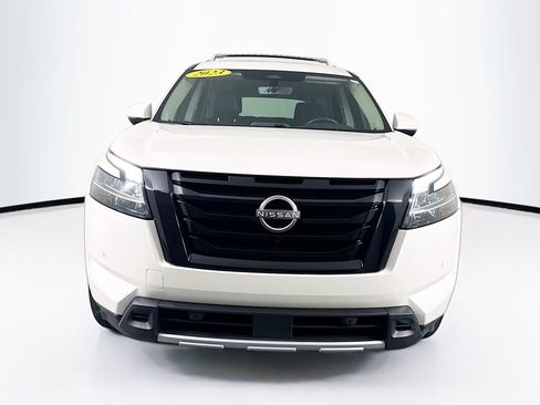 Used 2023 Nissan Pathfinder SL w/ SL Premium Package AWD/4WD image 2