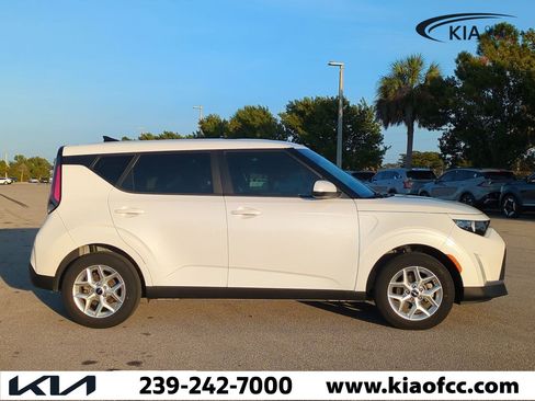 Certified 2023 Kia Soul LX w/ Option Group 015 image 4