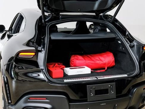 Used 2025 Ferrari Purosangue image 41