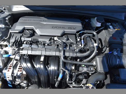 New 2026 Hyundai Elantra SE FWD image 8