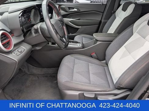 Used 2024 Chevrolet Trax RS w/ Driver Confidence Package FWD image 17