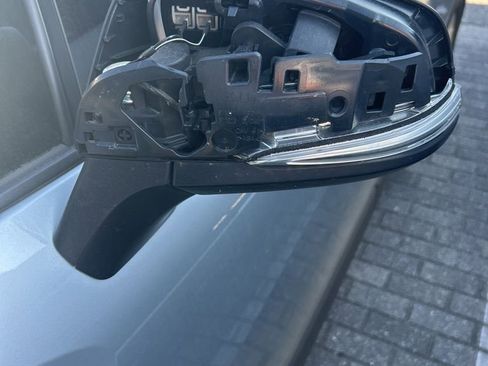 Used 2023 Toyota Corolla Cross LE image 3