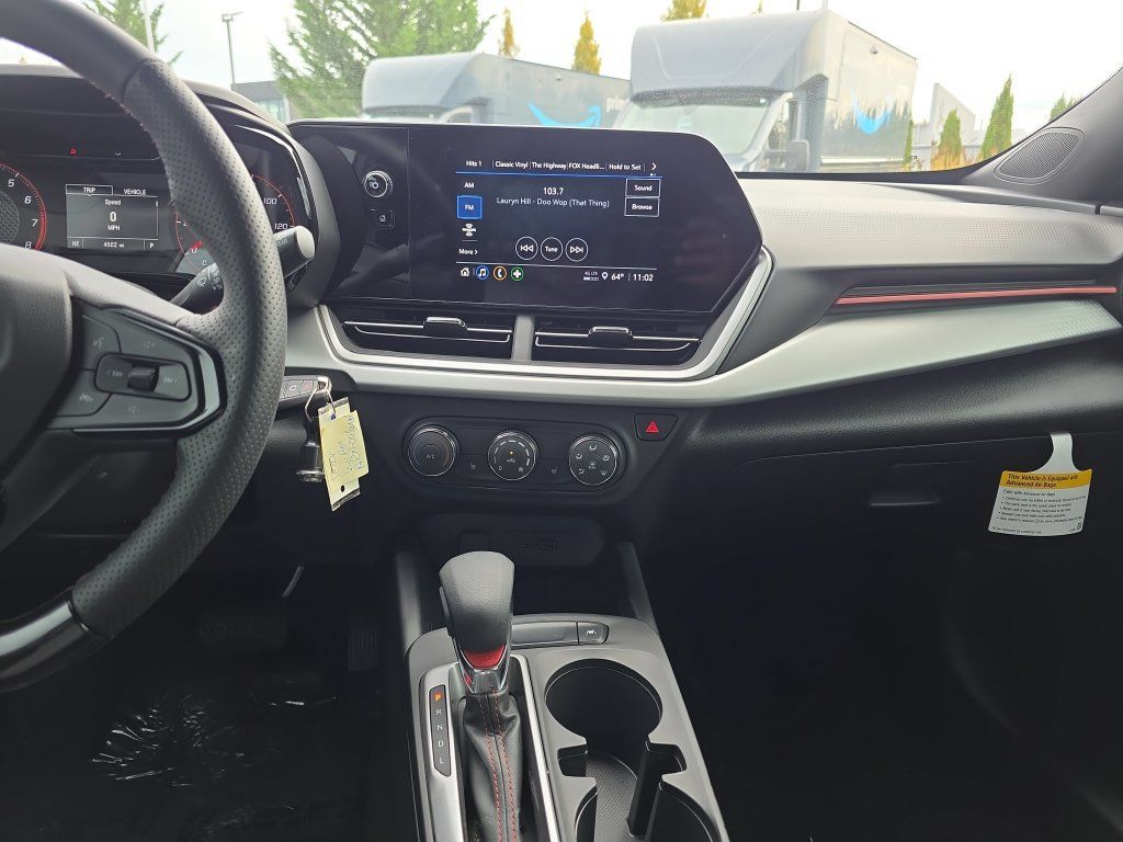 Used 2026 Chevrolet Trax RS FWD image 24