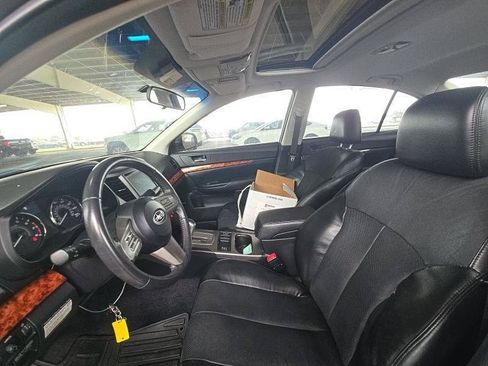 Used 2010 Subaru Legacy 3.6R Limited AWD/4WD image 9