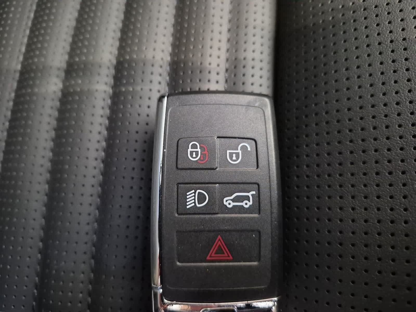 New 2026 Land Rover Discovery Dynamic SE AWD/4WD image 37