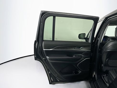 Used 2021 Jeep Grand Cherokee L Limited image 27