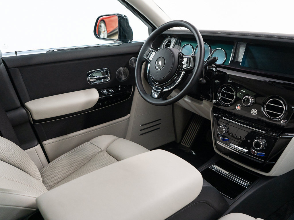 Certified 2018 Rolls-Royce Phantom Sedan RWD image 35