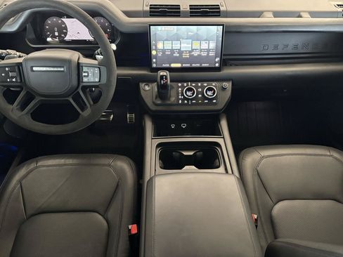 Used 2023 Land Rover Defender 110 V8 AWD/4WD image 11