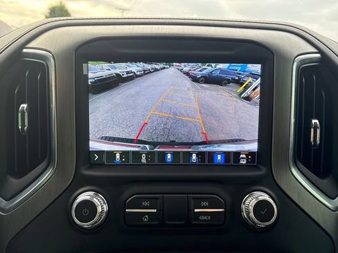 Used 2022 GMC Sierra 3500 Denali w/ Denali Black Diamond Edition AWD/4WD image 17