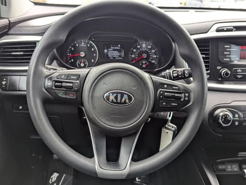 Used 2017 Kia Sorento L FWD image 18
