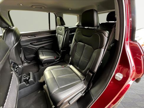 Used 2023 Jeep Grand Cherokee L Limited w/ Luxury Tech Group II AWD/4WD image 21