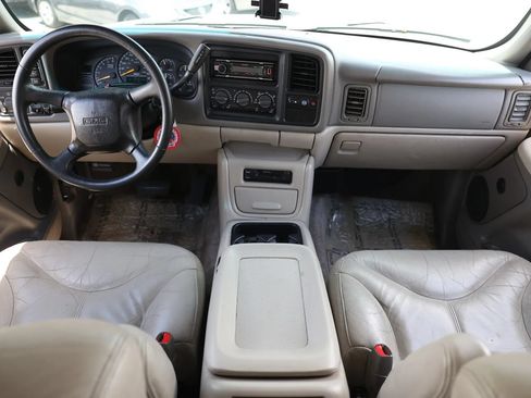 Used 2001 GMC Yukon SLT AWD/4WD image 2