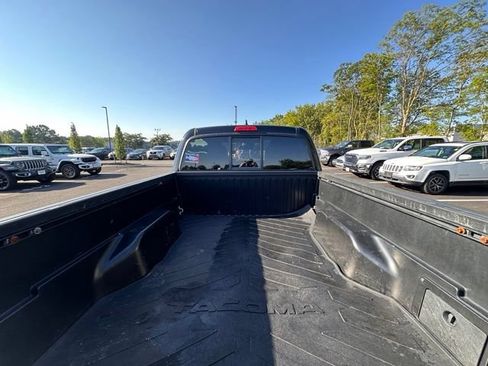 Used 2019 Toyota Tacoma TRD Off-Road w/ Technology Package AWD/4WD image 16