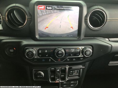 Used 2021 Jeep Wrangler Unlimited Sahara AWD/4WD image 16