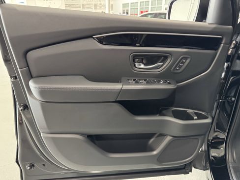 New 2025 Honda Pilot Touring image 23
