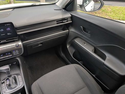 Used 2025 Hyundai Kona SEL AWD/4WD image 17