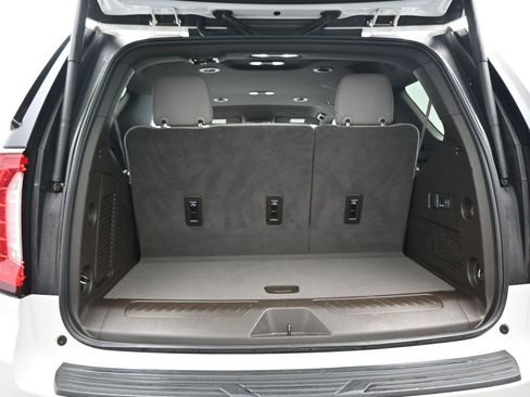 Certified 2024 GMC Yukon SLT w/ SLT Luxury Package image 26