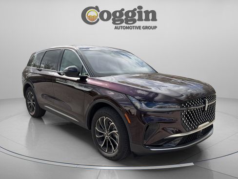 Used 2024 Lincoln Nautilus Premier w/ Equipment Group 102A image 8