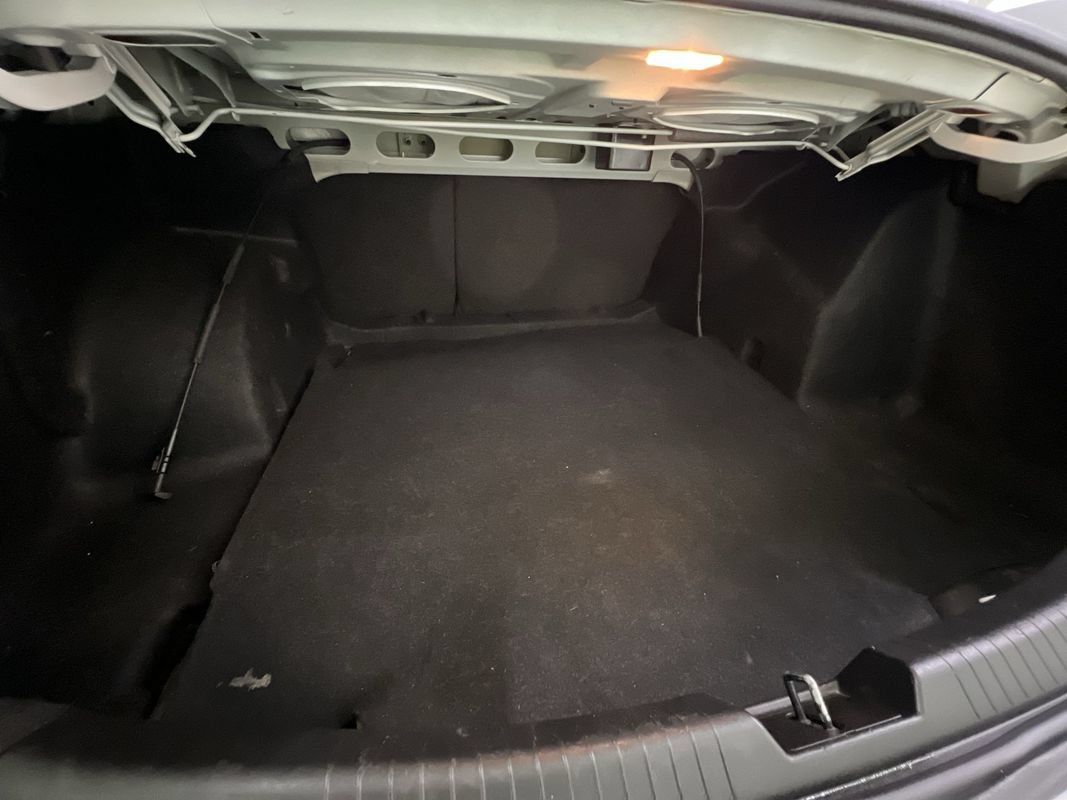Used 2017 Chevrolet Malibu LT FWD image 27