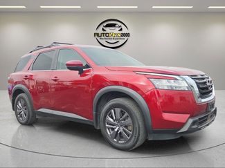 Used 2022 Nissan Pathfinder SV video 1